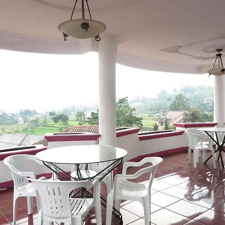 Villa Tiandiva Cisarua Luaran gambar