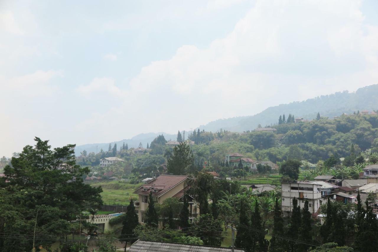 Villa Tiandiva Cisarua Luaran gambar
