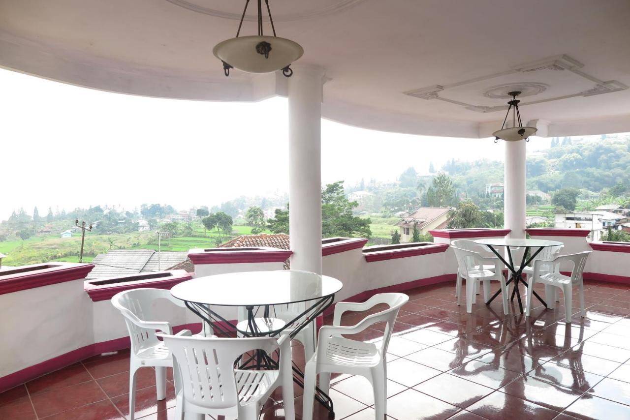 Villa Tiandiva Cisarua Luaran gambar