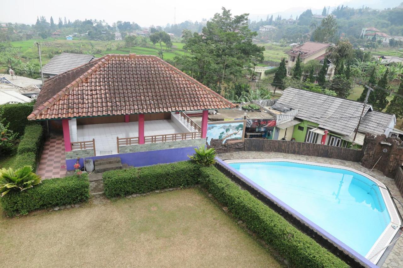 Villa Tiandiva Cisarua Luaran gambar